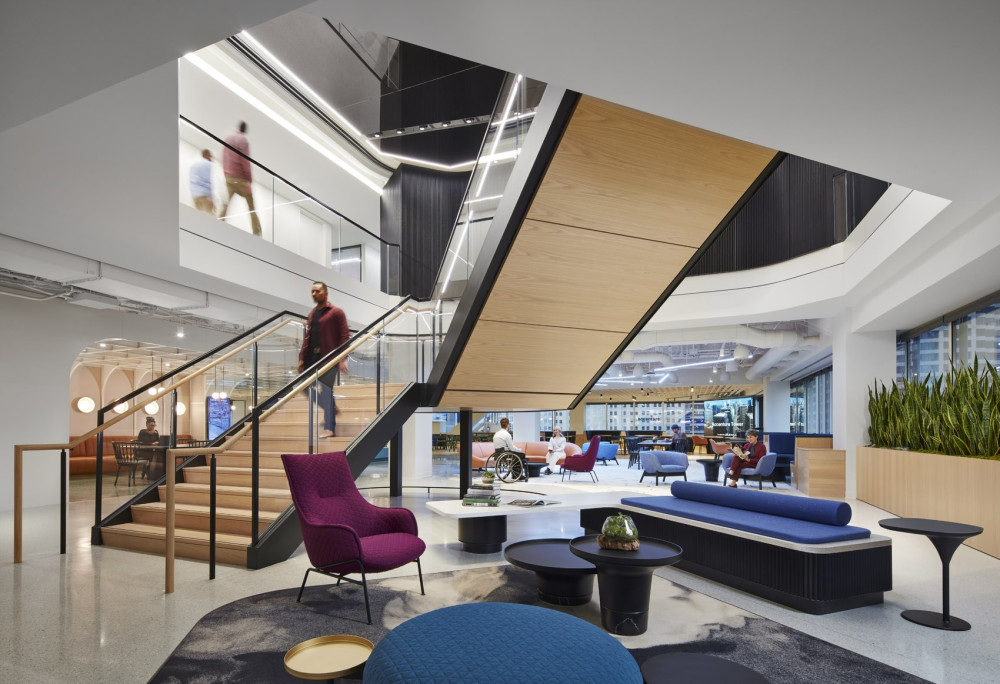 HIPCH Accenture Chicago Mc Caugherty Kendall 221211 1684 004