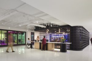 HIPCH Accenture Chicago Mc Caugherty Kendall 221211 1684 008