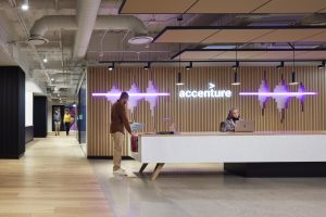 HIPCH Accenture Chicago Mc Caugherty Kendall 221211 1684 011